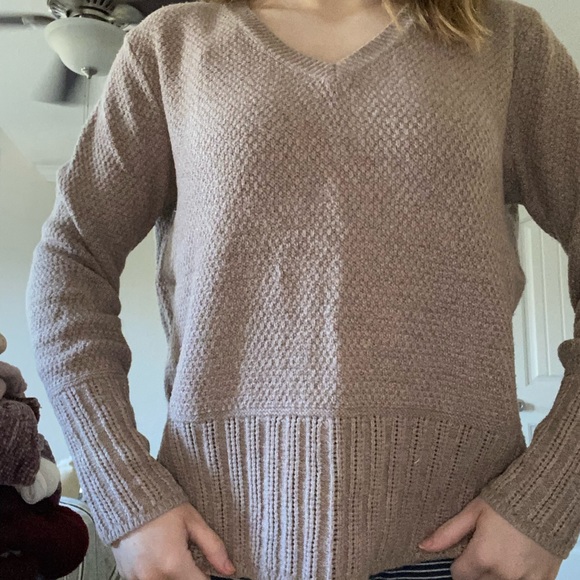 Universal Threads Sweater - Picture 2 of 6